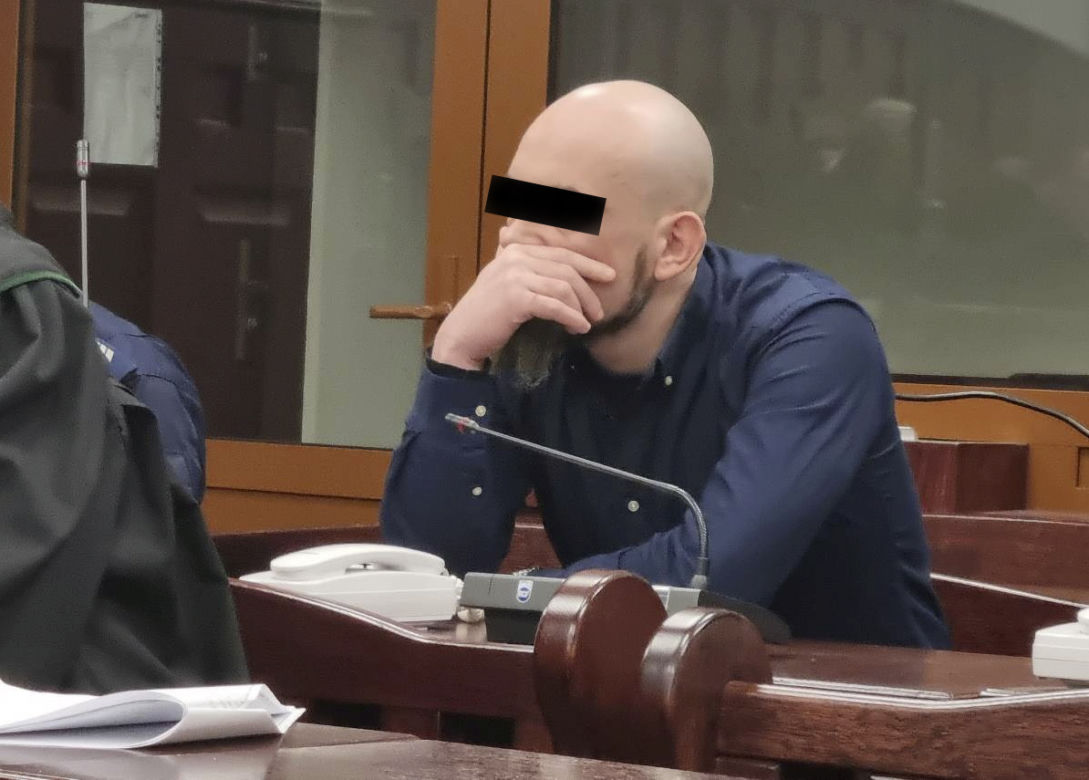 Artur utopił Mariana w szambie. "Kazał mi sprzątać krew z podłogi w kuchni" zeznała kochanka 