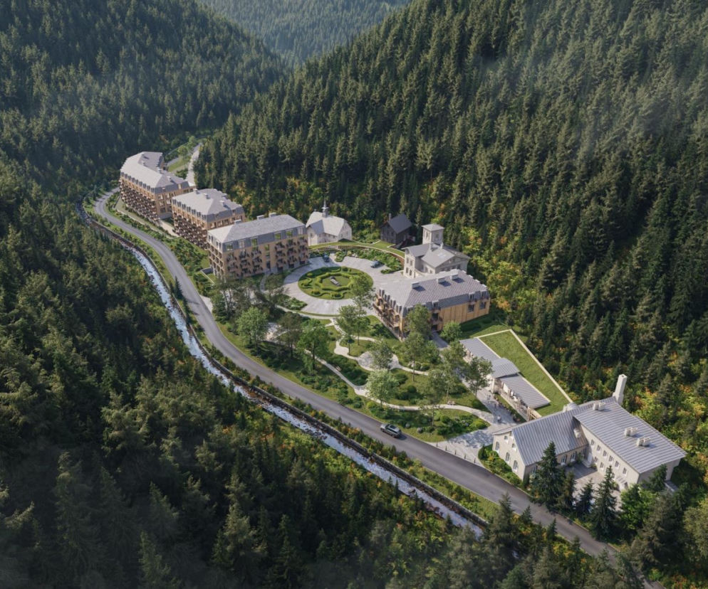 Projekt kurortu Saltic Zieleniec w dolinie otoczonej gęstym lasem. O nowej inwestycji w Dusznikach przeczytasz w Architektura.