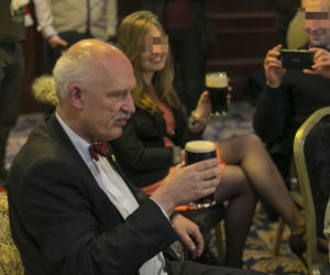 Janusz Korwin-Mikke poleciał do Dublina oglądać mecz Polska-Irlandia