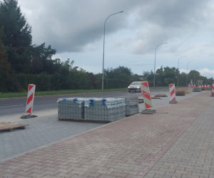 miejsca postojowe na ul. Sikorskiego w Zamościu