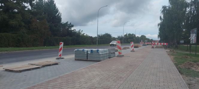 miejsca postojowe na ul. Sikorskiego w Zamościu