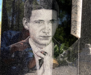 Podlaskie. Piorun zabił studenta podczas wędkowania. Grób Tomka siedem lat po tragedii nad rzeką Nurzec