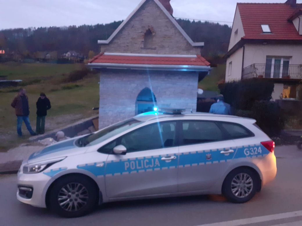 Podpalił kapliczkę w Jasienicy. 38-latek złapany na gorącym uczynku
