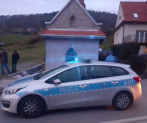Podpalił kapliczkę w Jasienicy. 38-latek złapany na gorącym uczynku