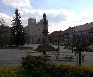 To jedno z najpiękniejszych śląskich miast. Jego ozdobą jest nie tylko rynek, ale też gotycki zamek