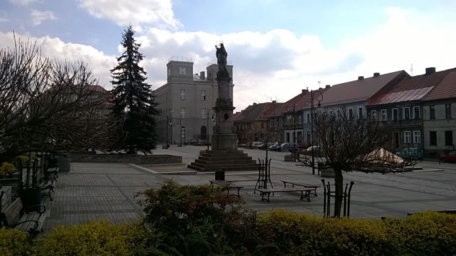 To jedno z najpiękniejszych śląskich miast. Jego ozdobą jest nie tylko rynek, ale też gotycki zamek