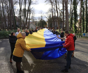 Wojna na Ukrainie. W Świnoujściu okazali wsparcie gigantyczną flagą!
