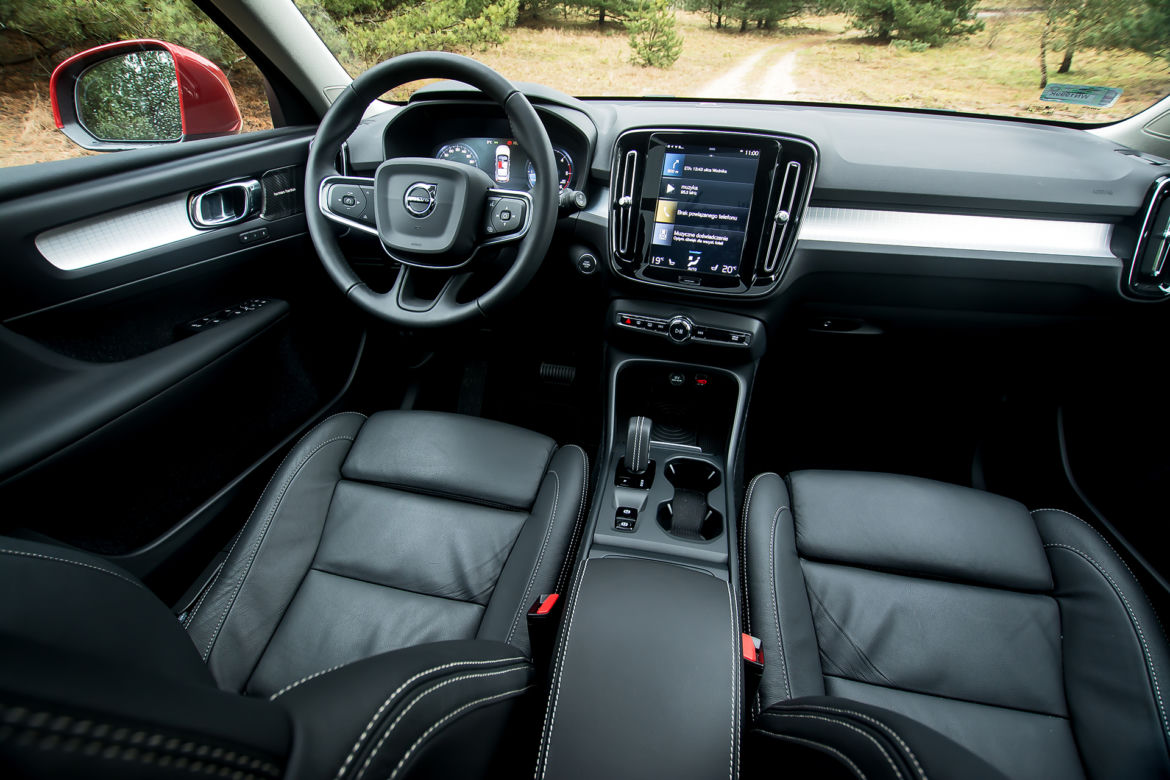 Volvo XC40 D4 AWD AT8 Momentum