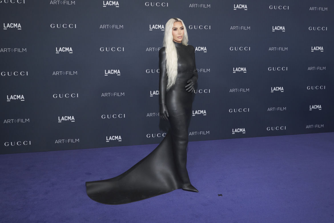 Psychopata twierdzi, że jest mężem Kim Kardashian! Wysłał jej pierścionek i klucz do pokoju w hotelu