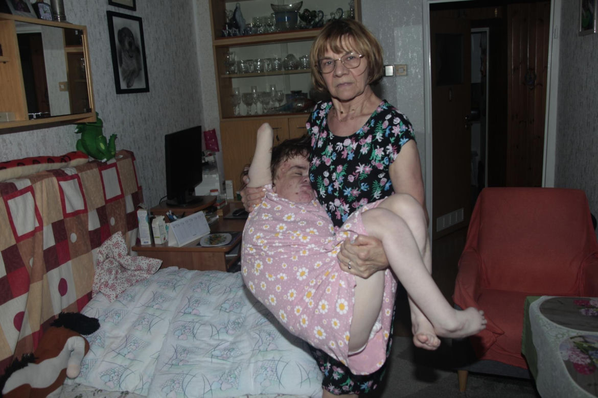 Siedlce. Kupmy Karolinie podnośnik do kąpieli 