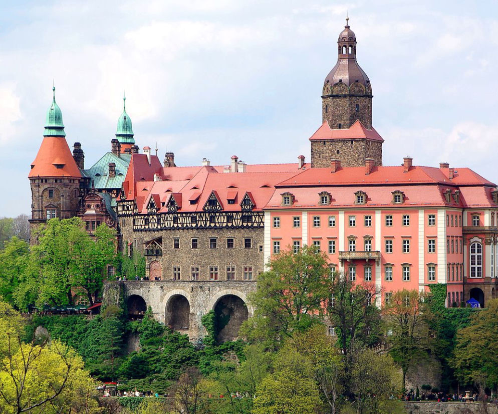 Podpalacz Zamku Książ zatrzymany. Wzniecił pożar kompletnie pijany!