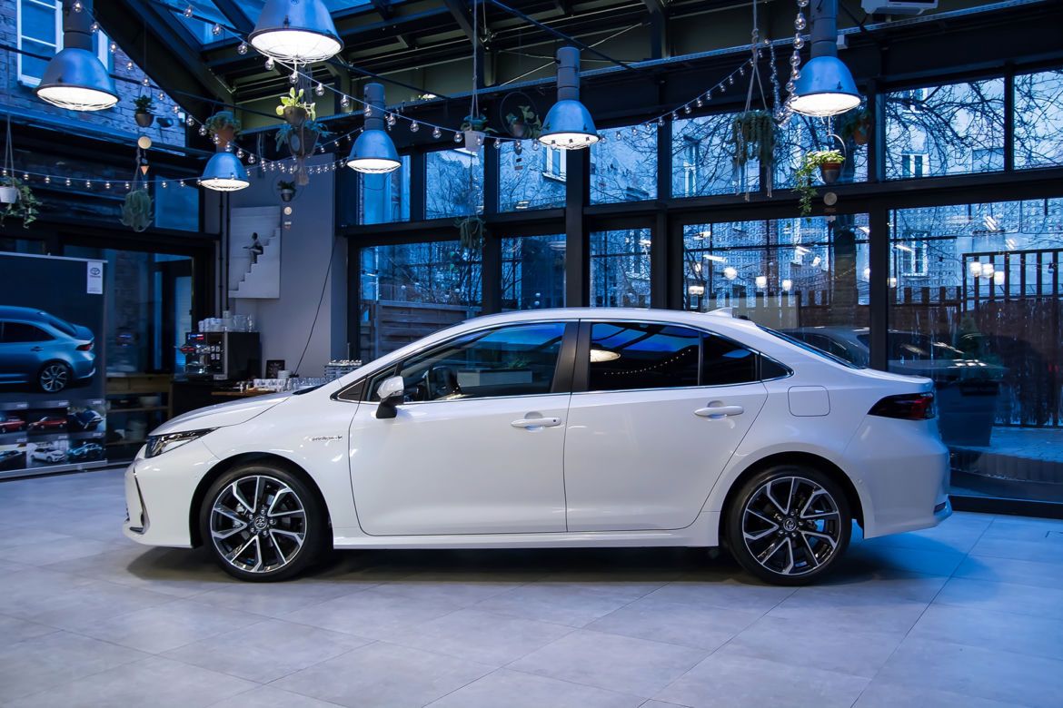 Toyota Corolla Sedan Hybrid