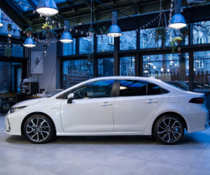 Toyota Corolla Sedan Hybrid