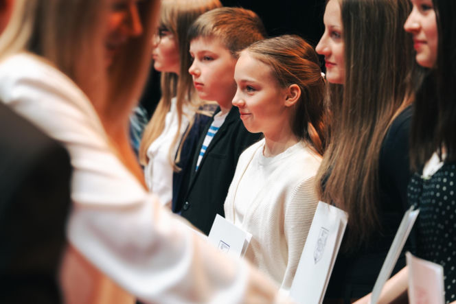 Najzdolniejsi uczniowie odebrali stypendia Prezydenta Miasta Siedlce