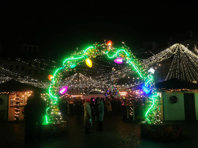 Świąteczna iluminacja 2025/2026 w Warszawie