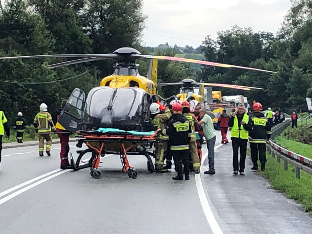 Wypadek w Witowicach Górnych. Nie żyją dwie osoby, ranne są dzieci