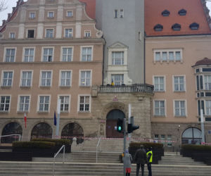 Alpiniści na ratuszu w Olsztynie