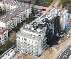 Blok po pożarze na Laurowej