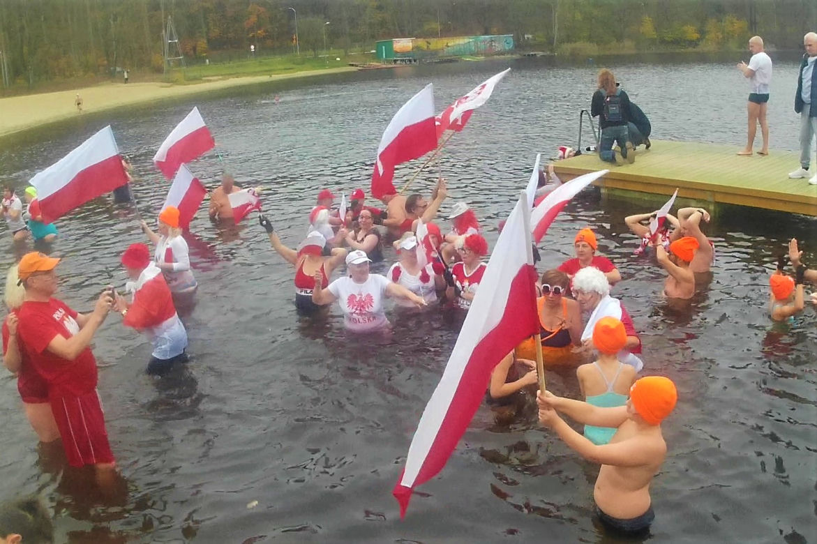 Szczecińskie morsy uczciły Święto Niepodległości