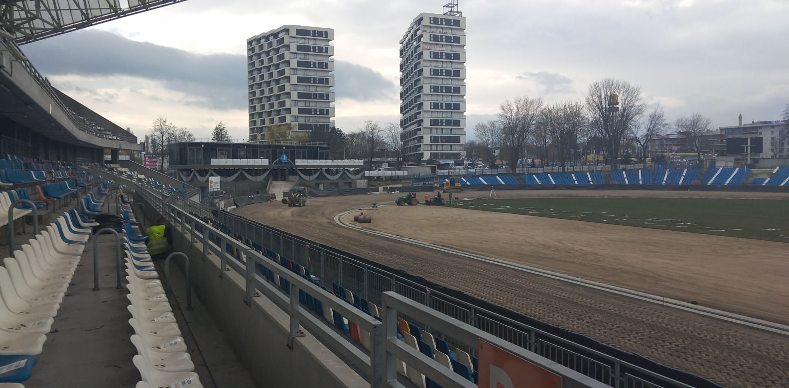 RZESZÓW: Przebudowa Stadionu Miejskiego przy ul. Hetmańskiej na ostatniej prostej 