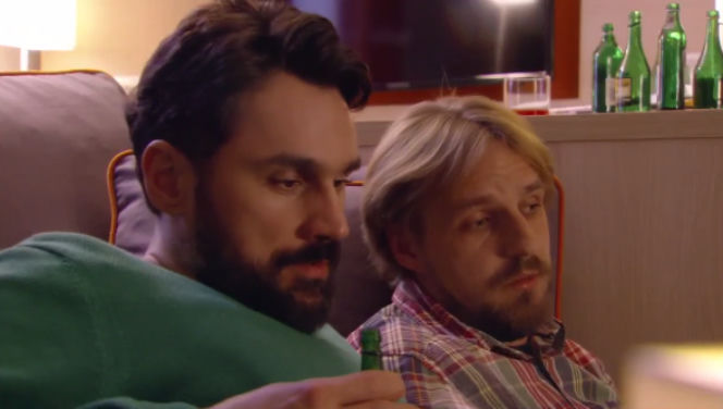 O mnie się nie martw 2 odcinek 9, Filip Bonnet (Piotr Jankowski), Krzysiek Małecki (Paweł Domagała)
