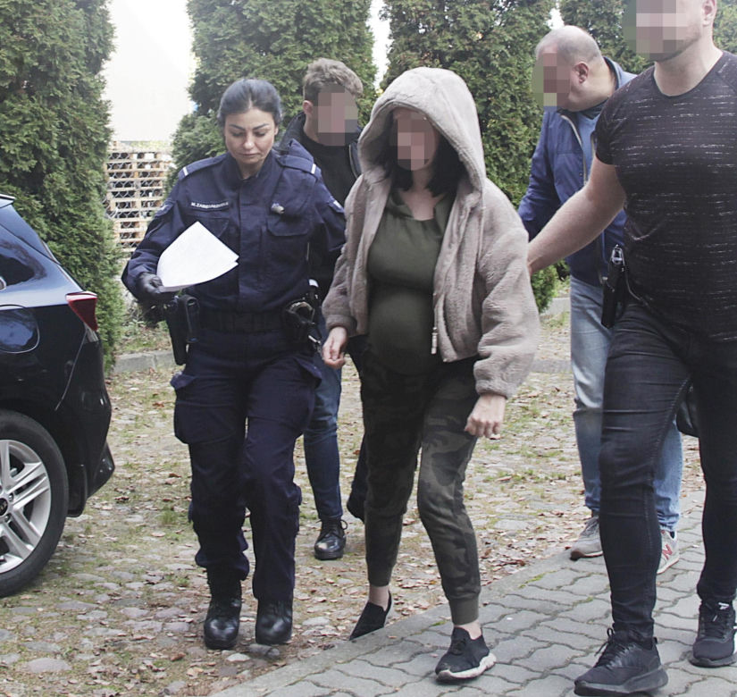 4,5-letni Leoś zakopany za domem. Jego ciężarna matka doprowadzona do prokuratury