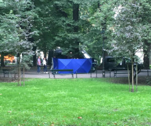 Kraków. Na Plantach znaleziono zwłoki. Mężczyzna miał rany kłute [ZDJĘCIA]