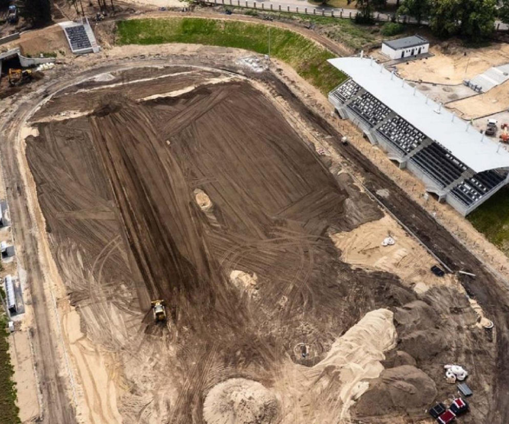 Trwa remont stadionu Granatu w Skarżysku-Kamiennej. Zobaczcie zdjęcia