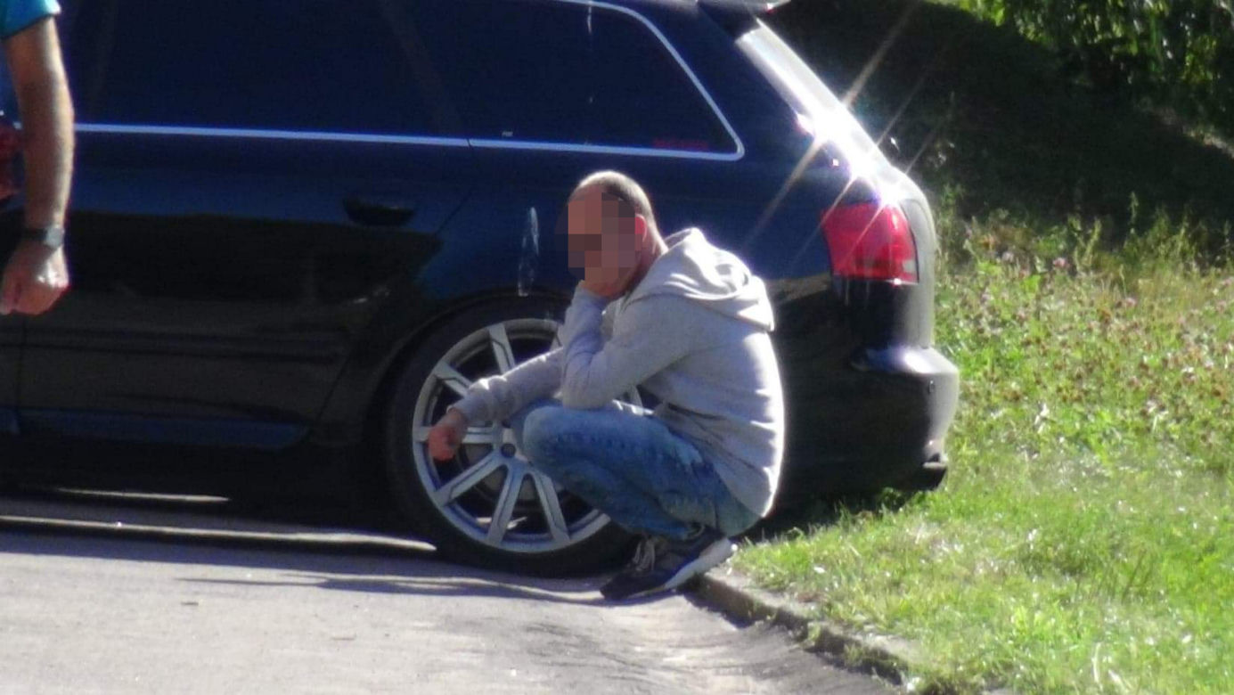 Tragedia na Bemowie. Leżała na trawniku, ktoś wezwał pomoc. Kobieta spadła z 9 piętra