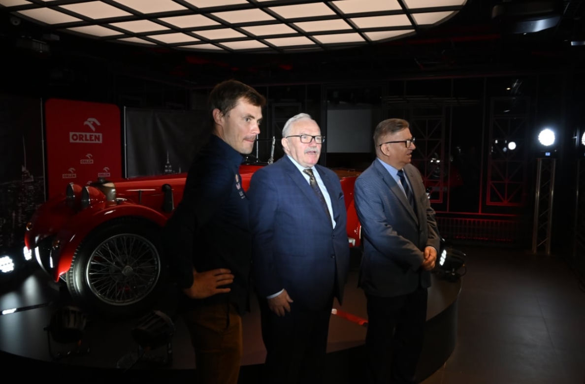 Płock. Auto-dzieło sztuki w Muzeum Mazowieckim! Orlen sprowadził je z Anglii [ZDJĘCIA]