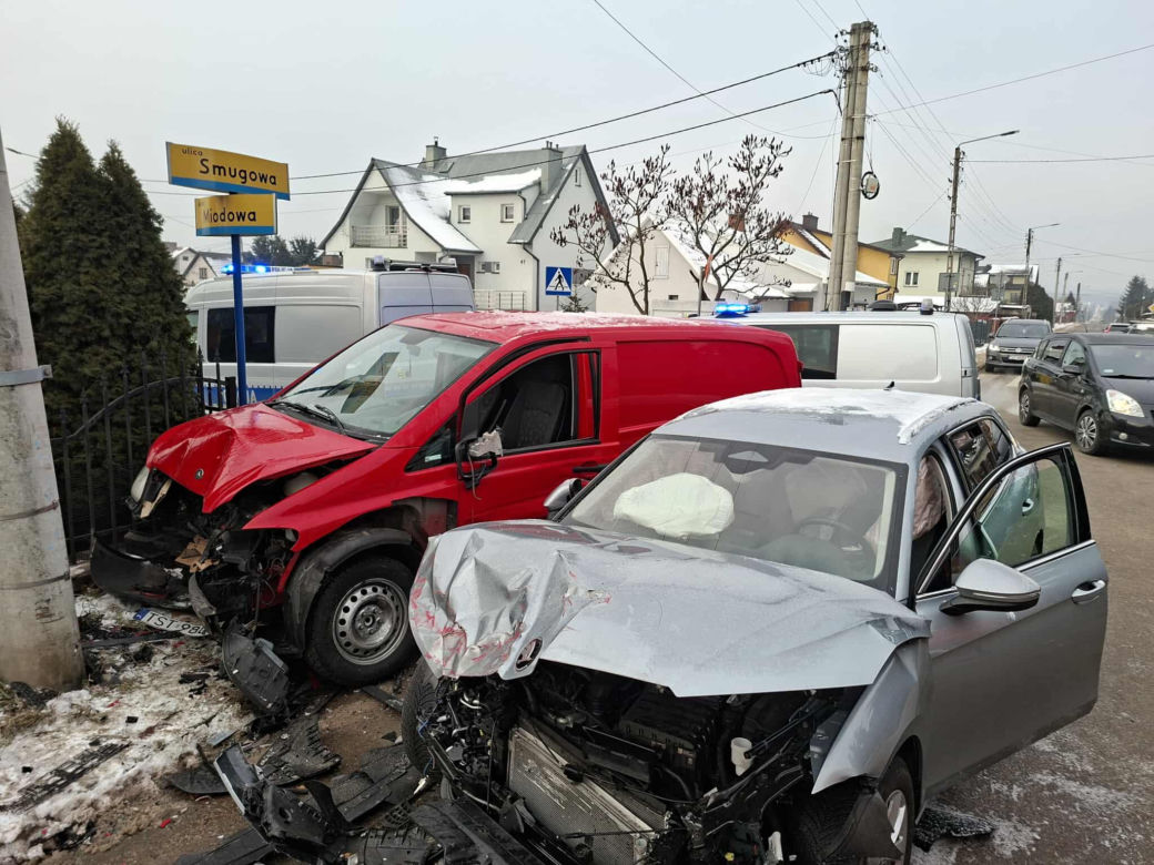 Wypadek u zbiegu ulic Miodowej i Smugowej