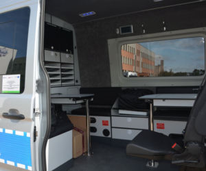 Volkswagen Crafter jako policyjny Ambulans Pogotowia Ruchu Drogowego