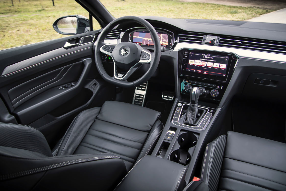 Volkswagen Passat Variant R-Line Edition 2.0 TDI 240 KM DSG7 4MOTION
