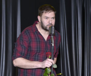 Tomasz Karolak na archiwalnych zdjęciach. Tak wyglądał na początku kariery