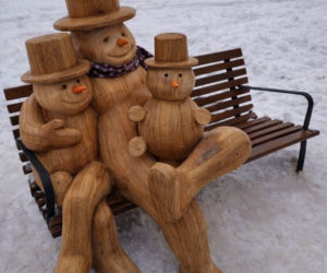 Jakiś bałwan zniszczył mokotowskie bałwanki. Teraz mieszkańcy domagają się pomnika!