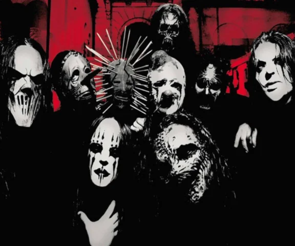 Mroczne kulisy powstania albumu Iowa. Dlaczego Corey Taylor nagrywał nago i kaleczył się szkłem?