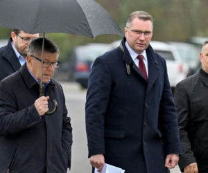 Konferencja prasowa przed Fabryką Broni ŁUCZNIK