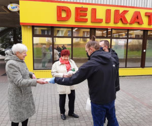 W Przemyślu rozdają maseczki seniorom