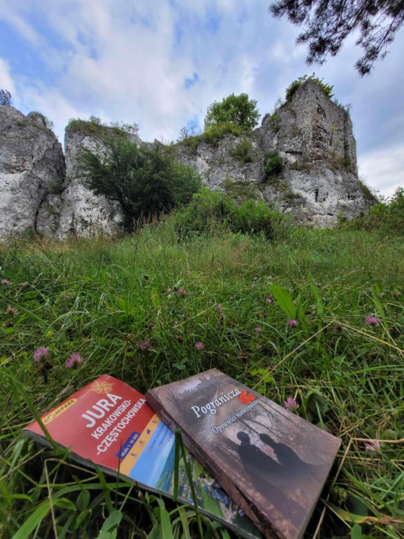 W „Pograniczach. Opowieściach nieoczywistych" Krzysztof Kuś zabiera czytelników na Jurę