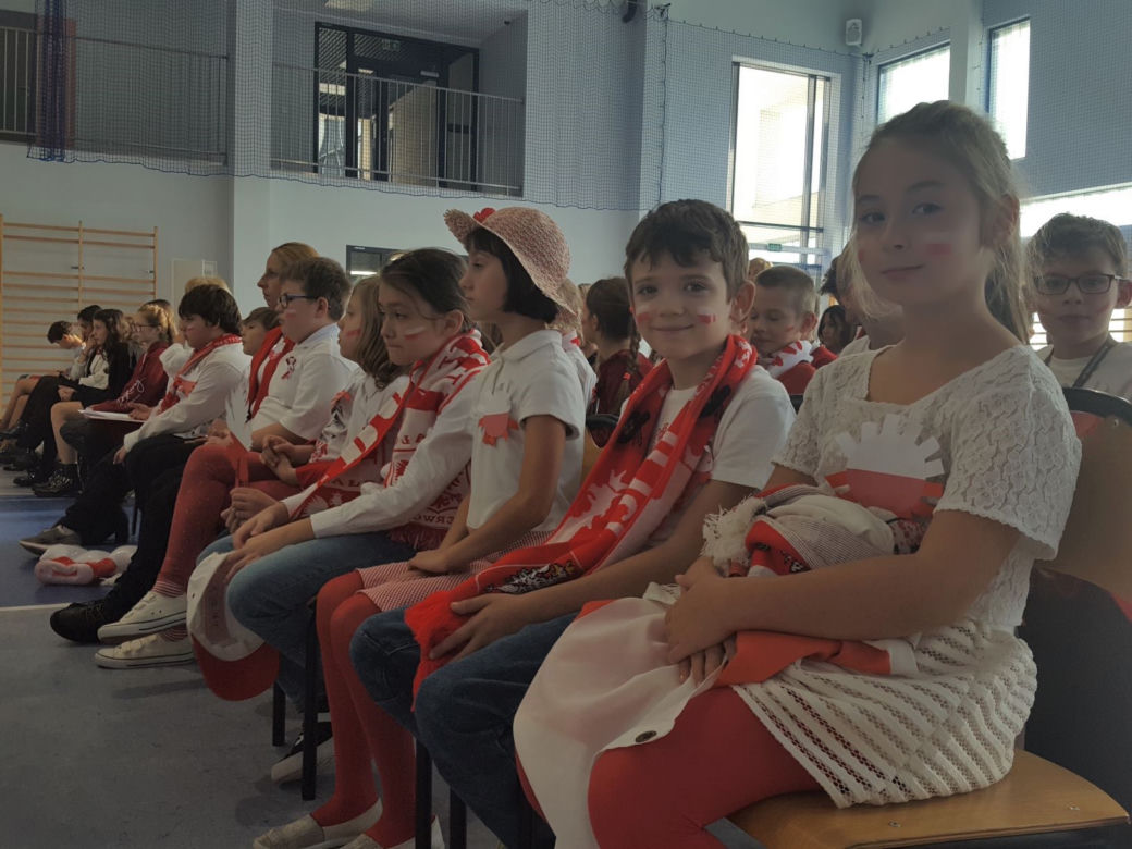 "Szkoła do hymnu" w Szkole Podstawowej nr 3 w Lesznie