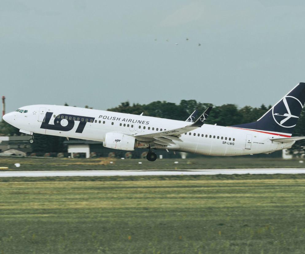 samolot LOT