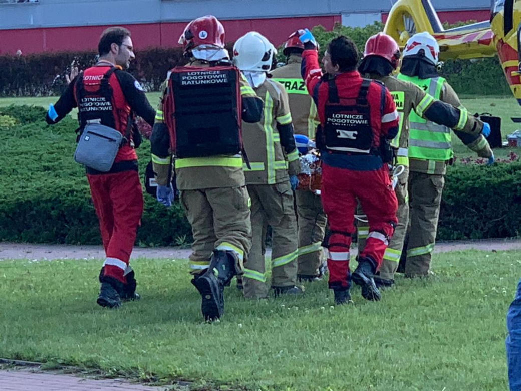 Szokujący wypadek w Jankach. W aucie była mała dziewczynka, jej matka zniknęła