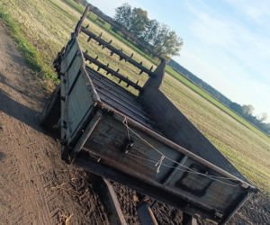 Uciekał traktorem przez pole. Mieszkaniec gminy Śmigiel był pijany i miał dożywotni zakaz