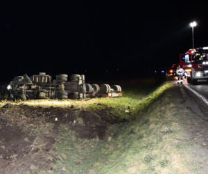 Koszmarna noc na Podkarpaciu! Dwie osoby nie żyją. To pasażerka osobówki i kierowca tira [AKTUALIZACJA]