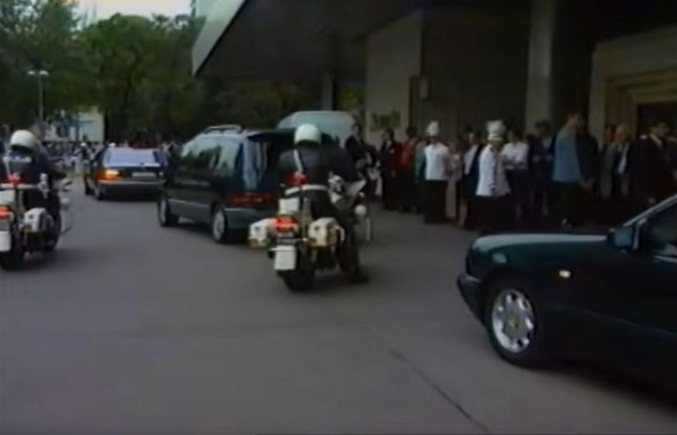 Michael Jackson zmarł 16 lat temu. Gdy odwiedził Polskę, wszyscy wstrzymali oddech. Te zdjęcia zachwycają