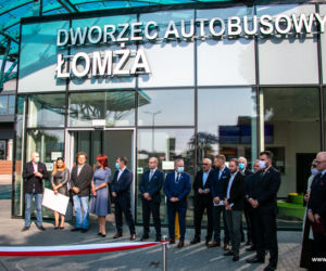 Nowy dworzec w Łomży. Centrum Komunikacyjno-Przesiadkowe otwarte. Zobacz, jak wygląda!