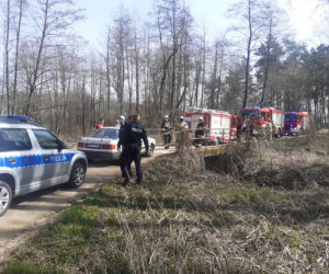 Płock. „Bus wpadł do rzeki, 4 osoby wyciągnięte z pojazdu”. Skandaliczne zachowanie zgłaszającego! [ZDJĘCIA]