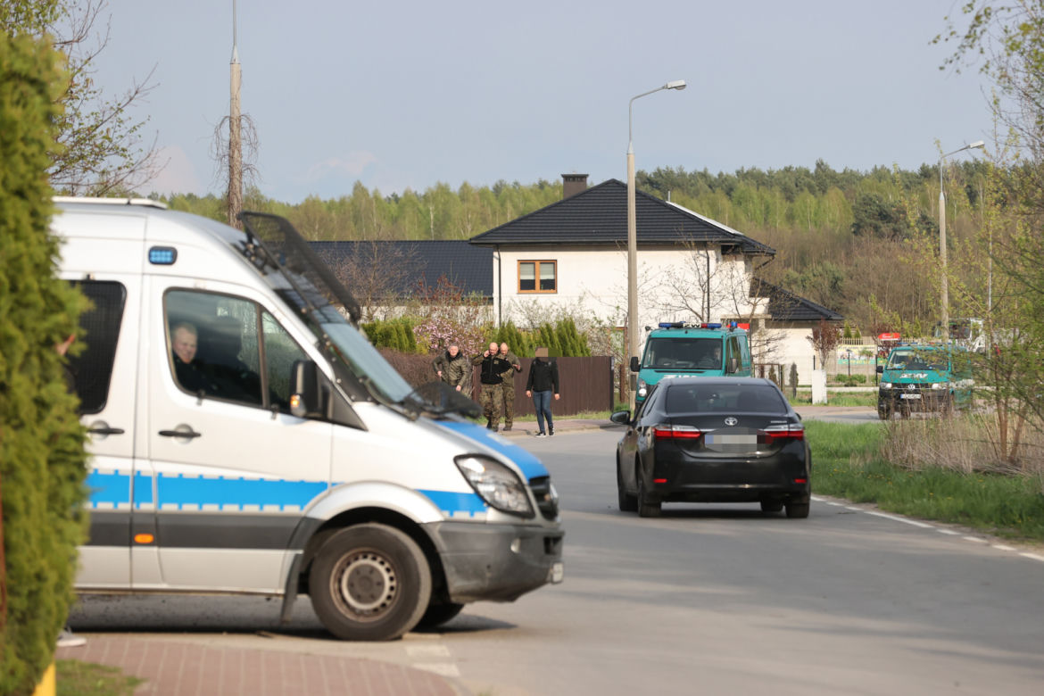 Usłyszałam huk, potem była głucha cisza". Wstrząsająca relacja z wypadku samolotów nad Radomiem