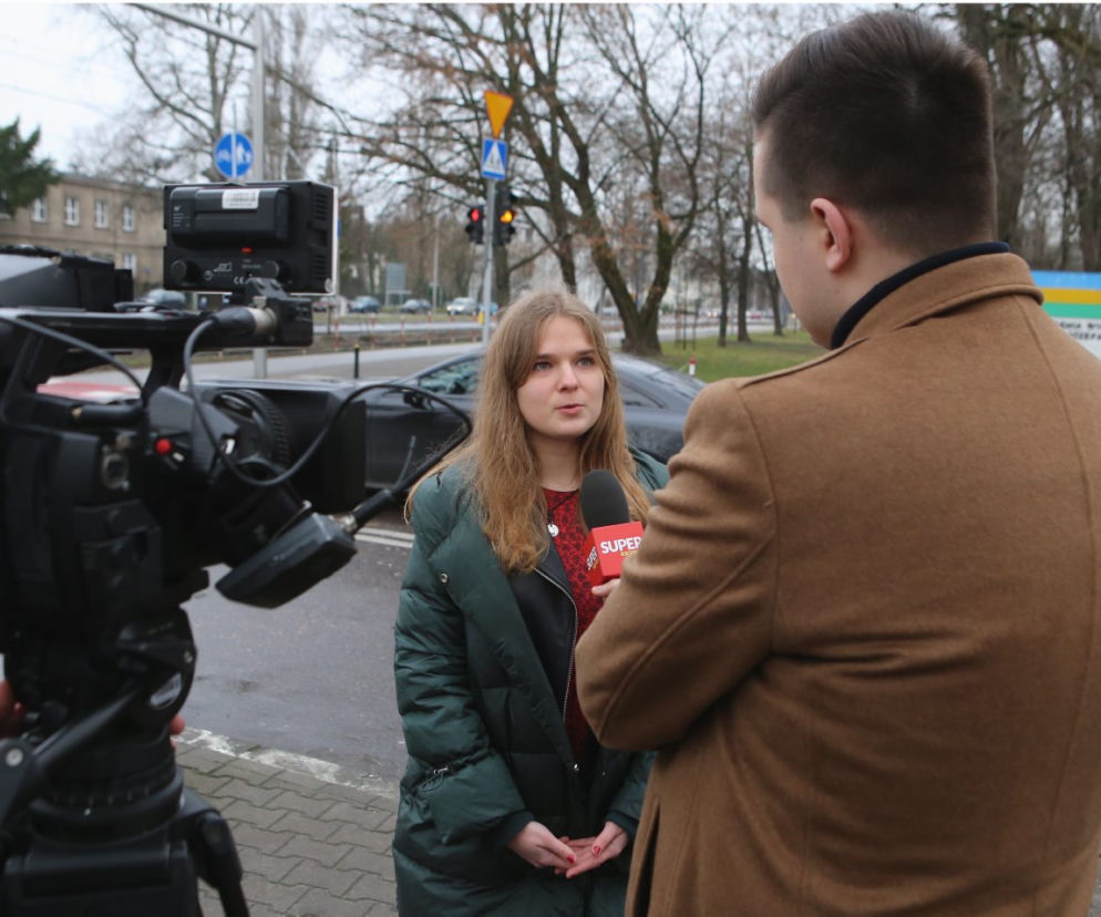 Studentki proszą o pomoc w pomaganiu