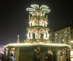 Ruszył świąteczny Jarmark w Bytomiu. Kultowy tramwaj i kaszanka wikinga